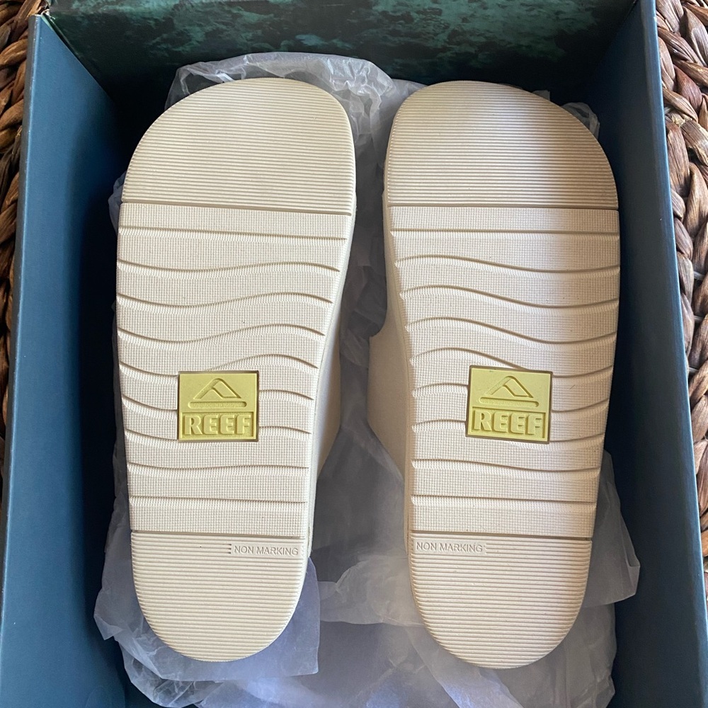 New in Box Reef Ojai Two Bar Slides - Picture 5 of 7